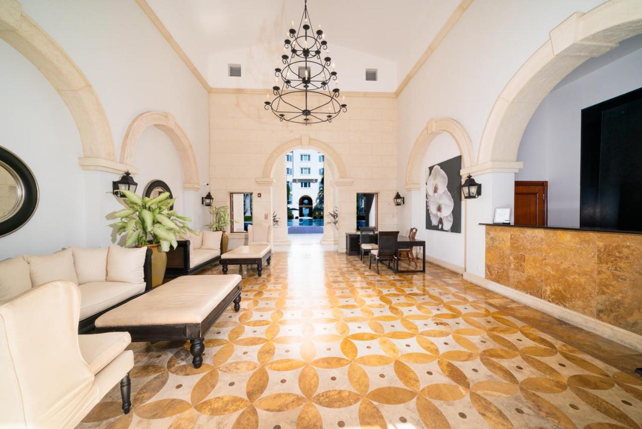 The Regent Grand Hotel Grace Bay Exterior photo