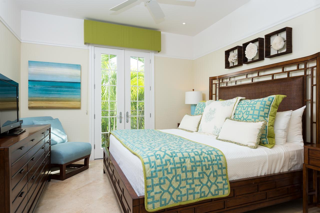 The Regent Grand Hotel Grace Bay Exterior photo